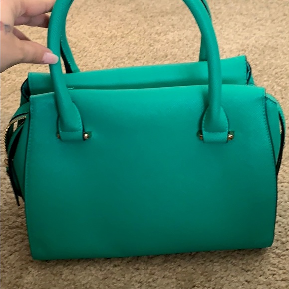 Green Bag - Picture 2 of 4